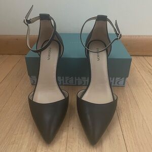Pashion D’Orsay Coal Leather Convertible 0” Flat Size 8.5 Lightly Worn